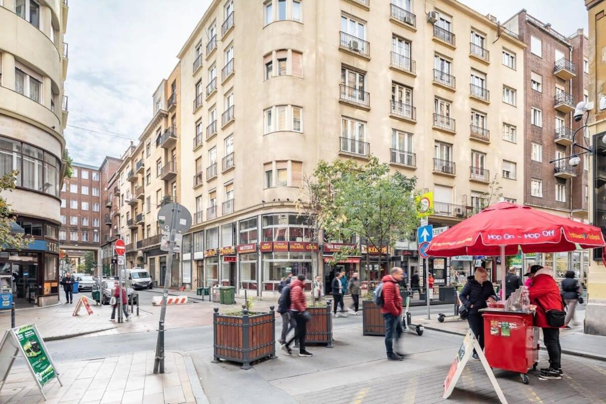 Super Convenient Budapesta
